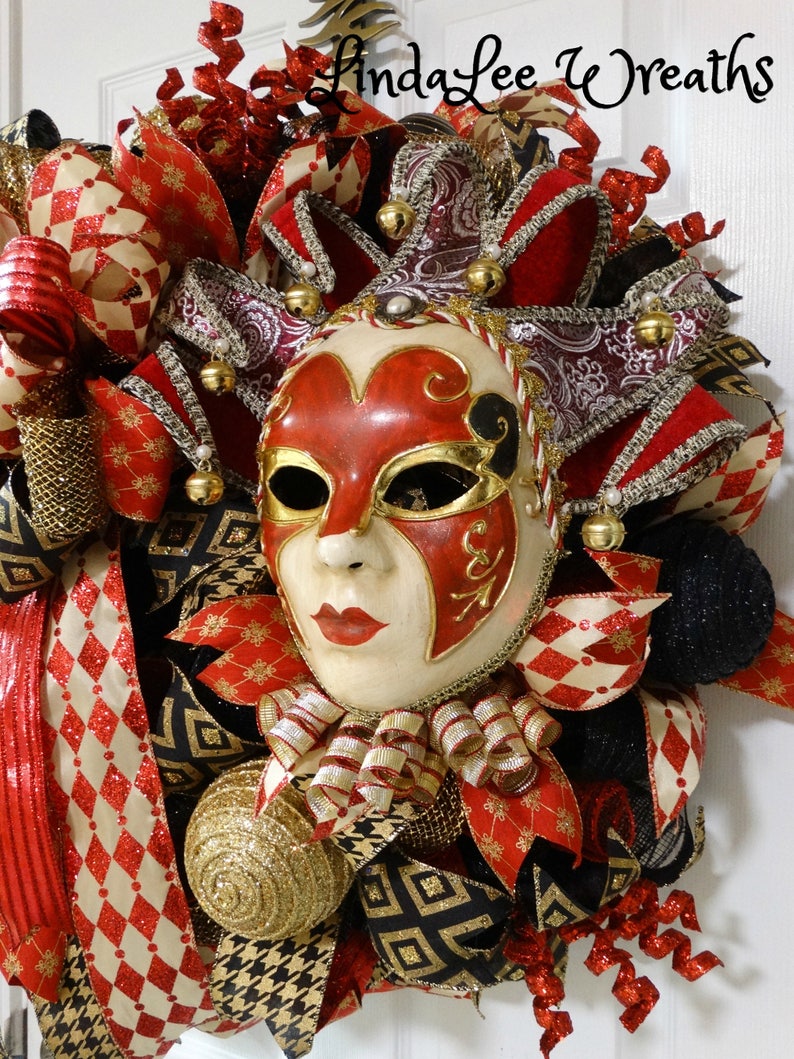 Mardi Gras Wreath in Red Black and Gold; Deco Mesh Wreath; Jester Mask; Mardi Gras Decor; Front Door Wreath; Interior Decor; Fat Tuesday