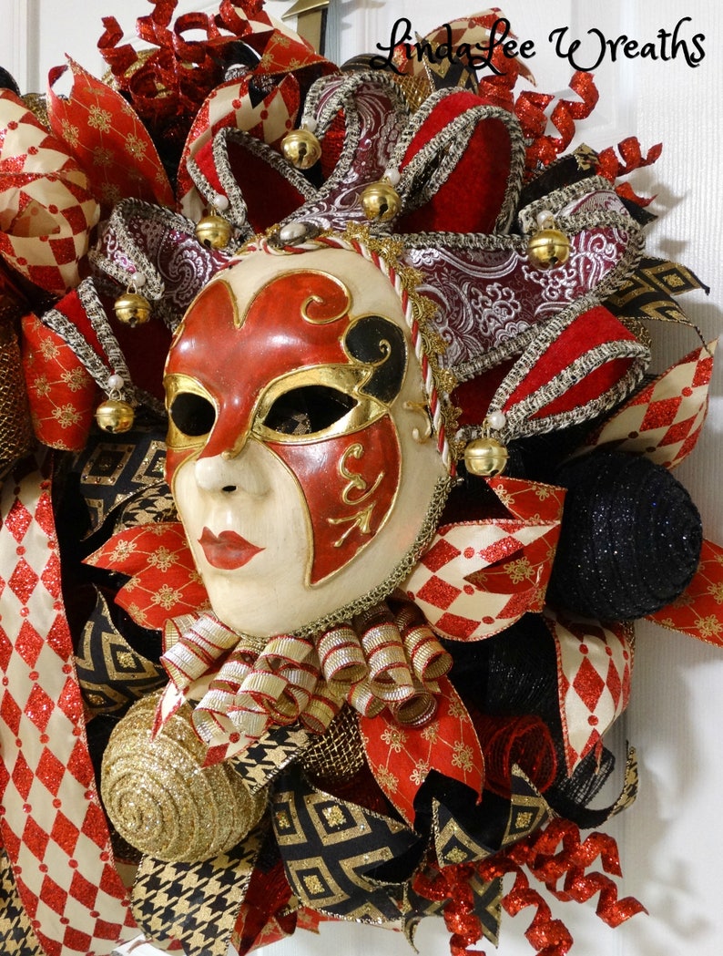 Mardi Gras Wreath in Red Black and Gold; Deco Mesh Wreath; Jester Mask; Mardi Gras Decor; Front Door Wreath; Interior Decor; Fat Tuesday