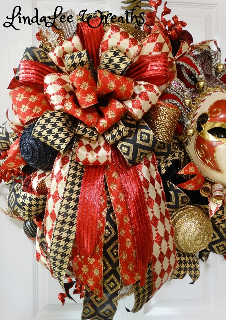 Mardi Gras Wreath in Red Black and Gold; Deco Mesh Wreath; Jester Mask; Mardi Gras Decor; Front Door Wreath; Interior Decor; Fat Tuesday