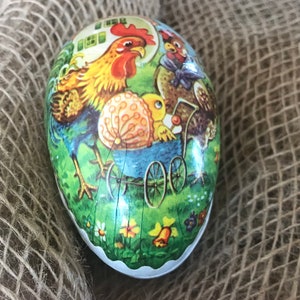 Huevo de Pascua alemán antiguo, cartón, encaje de papel, MCM de Alemania del Este, pollos, recipiente para dulces de 3 1/2", caja de regalo