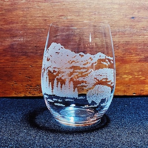 Yellowstone National Park - Wyoming - Engraved Crystal Stemless Wine Glass - 1 Single Wine Glass