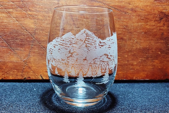 Mt. Shasta California Cascades Engraved Crystal Stemless Wine Glass 1  Single Wine Glass 