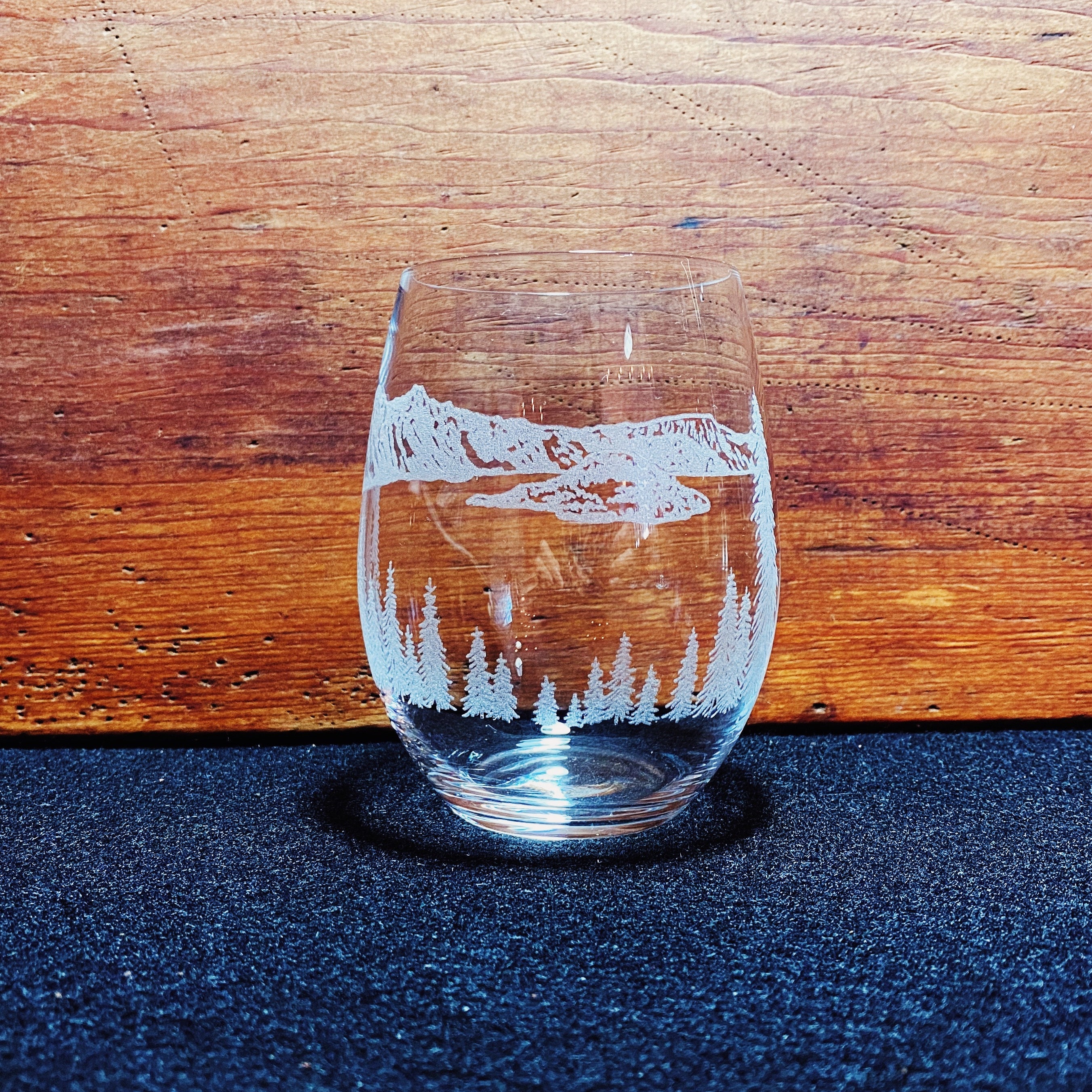 Mt. Shasta California Cascades Engraved Crystal Stemless Wine Glass 1  Single Wine Glass 