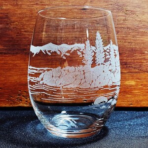 Lake Tahoe - California - Sierra Nevadas - Engraved Crystal Stemless Wine glass - 1 Single Wine Glass bild 3