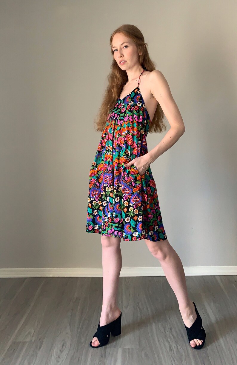 Vintage 1970s Dress Floral Print Halter Top 70s Dress Trippy Psychedelic Pattern 70s Trapeze Dress Size XS
