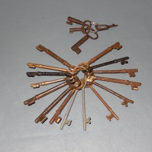 Lot 18 Vintage Antik Skelett Massiva Ihåliga Nycklar Dörr Möbelskåp ~Fri Frakt