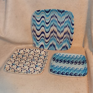 Set 3 Nesting JONATHAN ADLER Blue Waves Pinwheel Tray Plate Geometric Carnaby ~ Free Shipping!