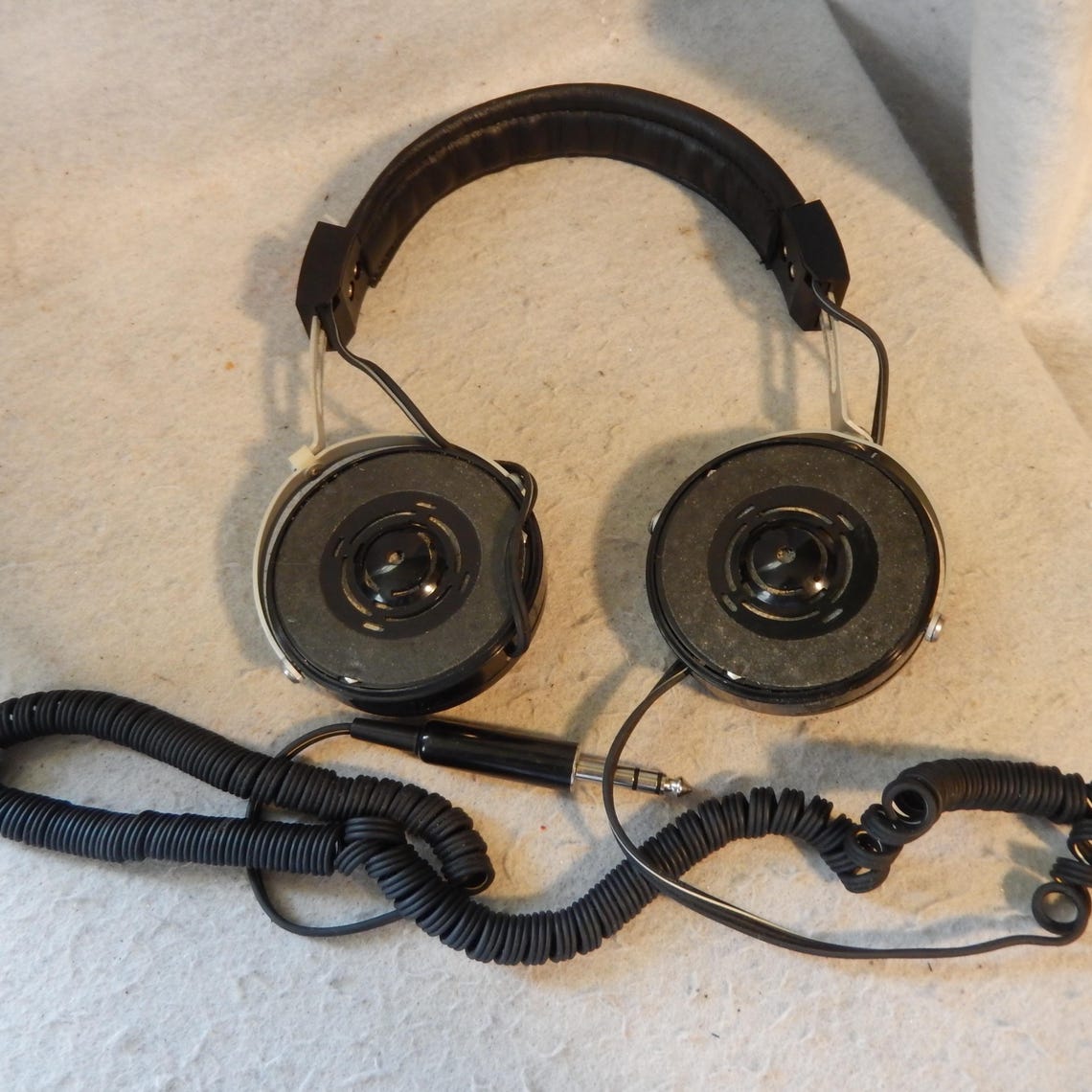 REALISTIC LV-10 Headphones 33-1004A Digital Ready Stereo No Foam 2" Diaphragm ~Free Shipping, foto 4 di 5