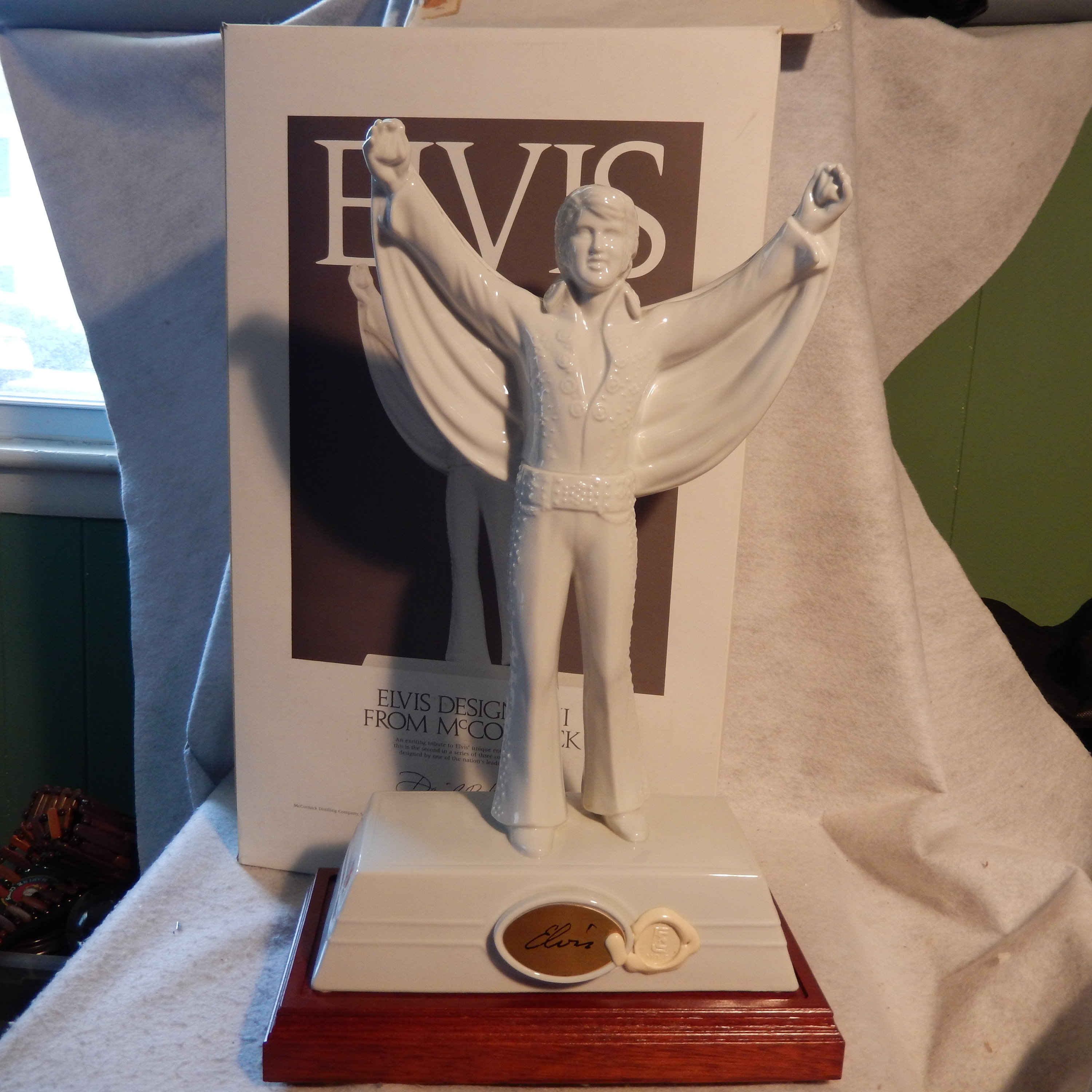 Xhbweelvis Presley Decanter 60