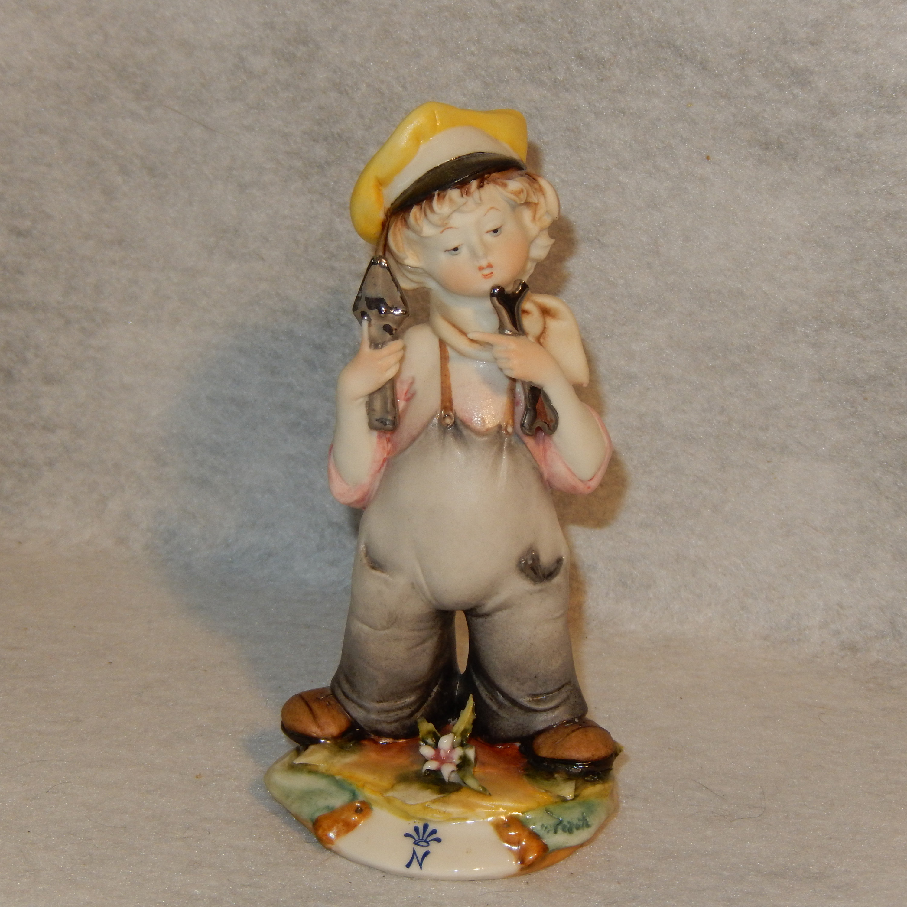 ヴィンテージ カポディモンテ作 アルド・ベルニ の少年の置物 Capodimonte child - Etsy 日本