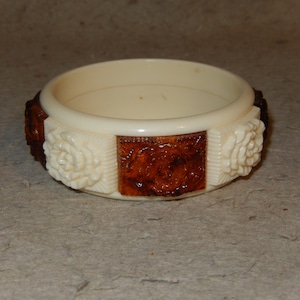 Vintage Carved Bangle Bracelet Plastic Cream Tortoise Sarah Coventry Thick Chunk ~ Free Shipping!