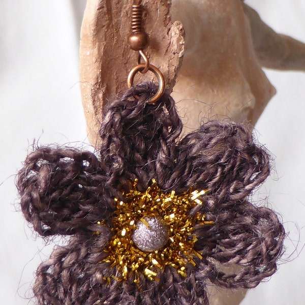 boucles d'oreilles fil de jute, chenille et perle