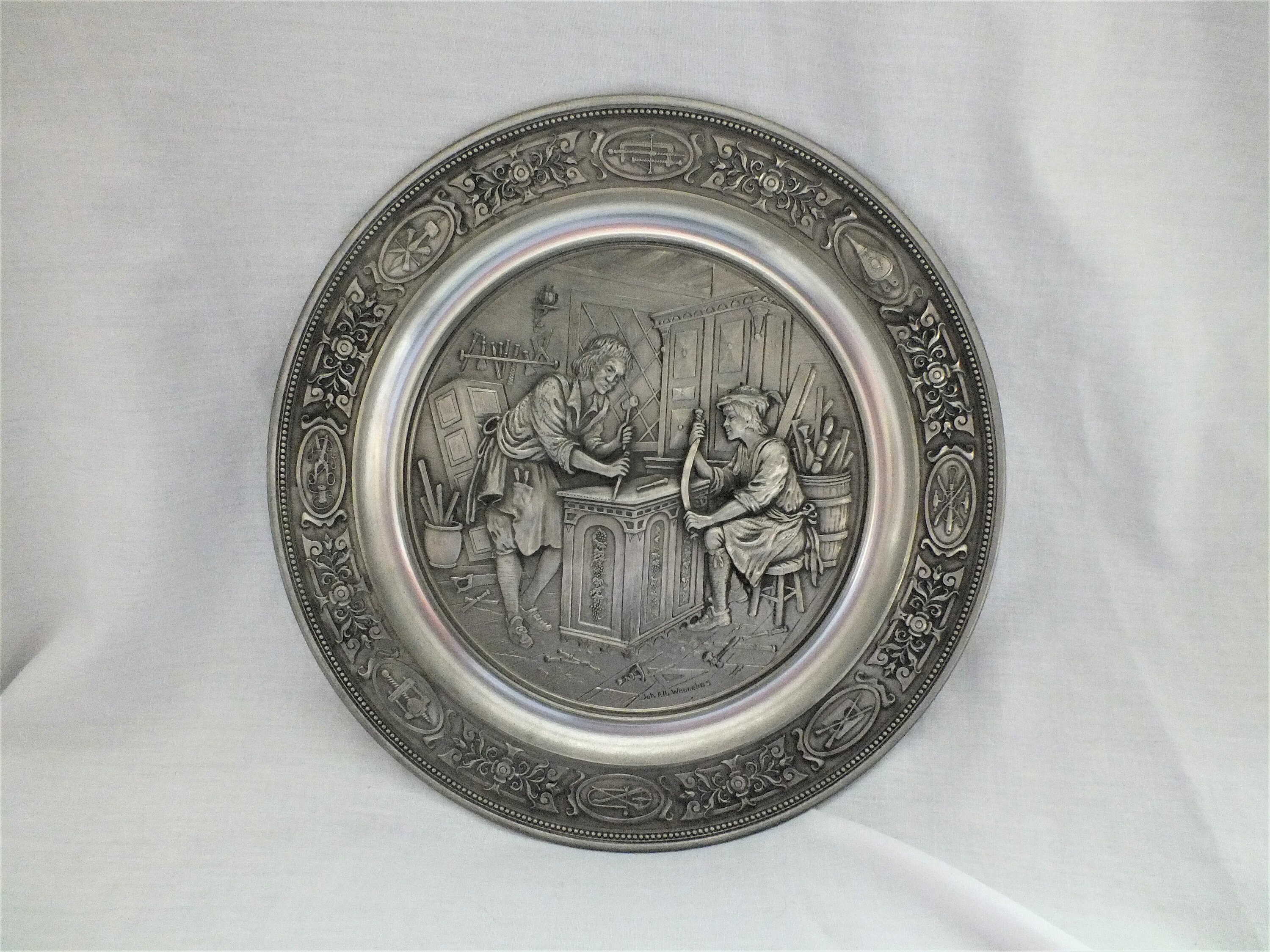 Vintage SKS Pewter Plate der Schreiner the Cabinet-maker - Etsy Denmark