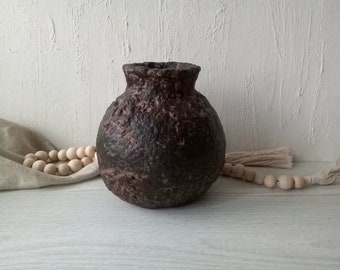 Vaso in cartapesta vaso rotondo decorativo strutturato organico marrone nero per fiori secchi stile wabi sabi accento interno rustico primitivo per la casa