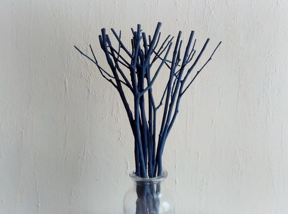 Branches darbre pour vase bleu marine foncé peint bâtons de bois