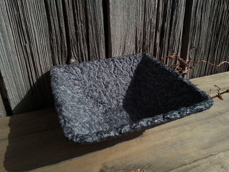 Paper mache bowl black grey textured decorative handmade square vessel modern minimalist statement piece sustainable eco friendly decor zdjęcie 8