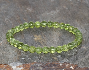 Dainty Peridot Bracelet Handmade 5mm-5.5mm Peridot Beaded Gemstone Bracelet Green Olivine Bracelet Stack Bracelet Unisex Gift Bracelet