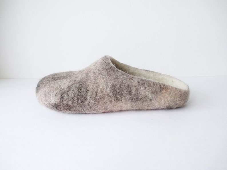 Women or Men felted wool slippers in beige and brown colour, wool clogs, 100% natural eco friendly slippers, merino wool, felted house shoes image 2