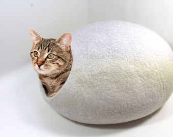 Wool Felted Cat Cave in Pearl White with Silk, Cozy Cat Bed, Luxurious Cat Cave, Pearl Cat Cave, Pearl Cat bed, Cat Lover Gift for Cat-lady