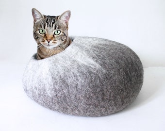 Felted Wool cat cave in grey and white colours, 100% natural eco friendly pet house, wool felted cat cocoon, cat bed, cat house