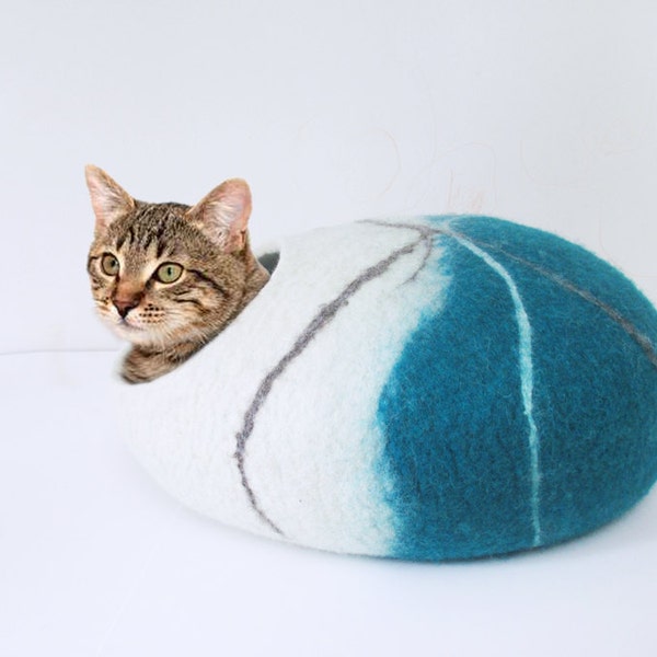 Wool Felted Cat Cave in Turquoise and White, Cat Bed for Pet, Cozy Cat House, River Rock Cat Cave, Eco pet friendly cat bed, Stone Cat Cave