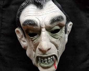 CLASSIC DRACULA HALLOWEEN LATEX MASK NEW WITH TAGS BEST ON MARKET WITH BLOOD