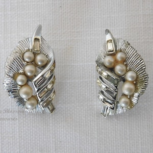 Vintage Coro 1950's Silver Plate Leaf Design Faux Pearl Rhinestone Screw-back Clip-On Earrings