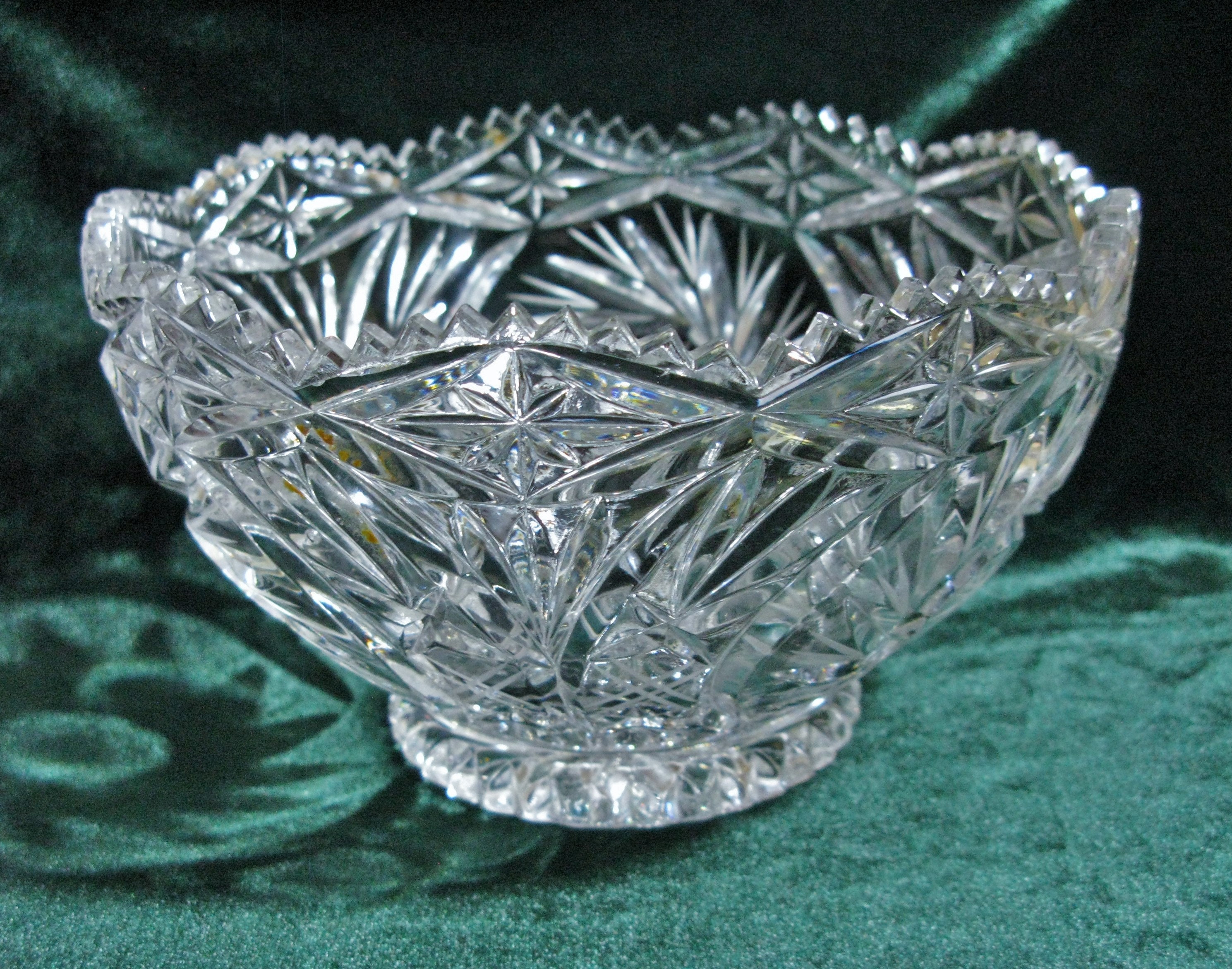 Vintage Lead Crystal Bowl, Footed Bowl, Sawtooth Edge Hobstar & Pinwheel  Cuts, Quality Brilliant Cut, Crystal Centrepiece, Crystal Bowl -   Singapore