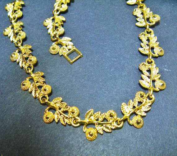 1980s  Yves Rocher Leaf Necklace, Gold Tone Leaf … - image 1