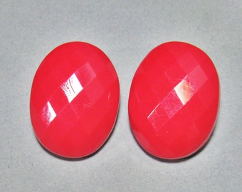 1950s Red Button Earrings, Large Faceted Pillar Box Red Lucite Earrings, Clip On, Vintage Mid Century Retro MCM