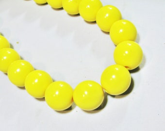 1980s Large Bead Necklace  Yellow Lucite Beads Vintage Retro