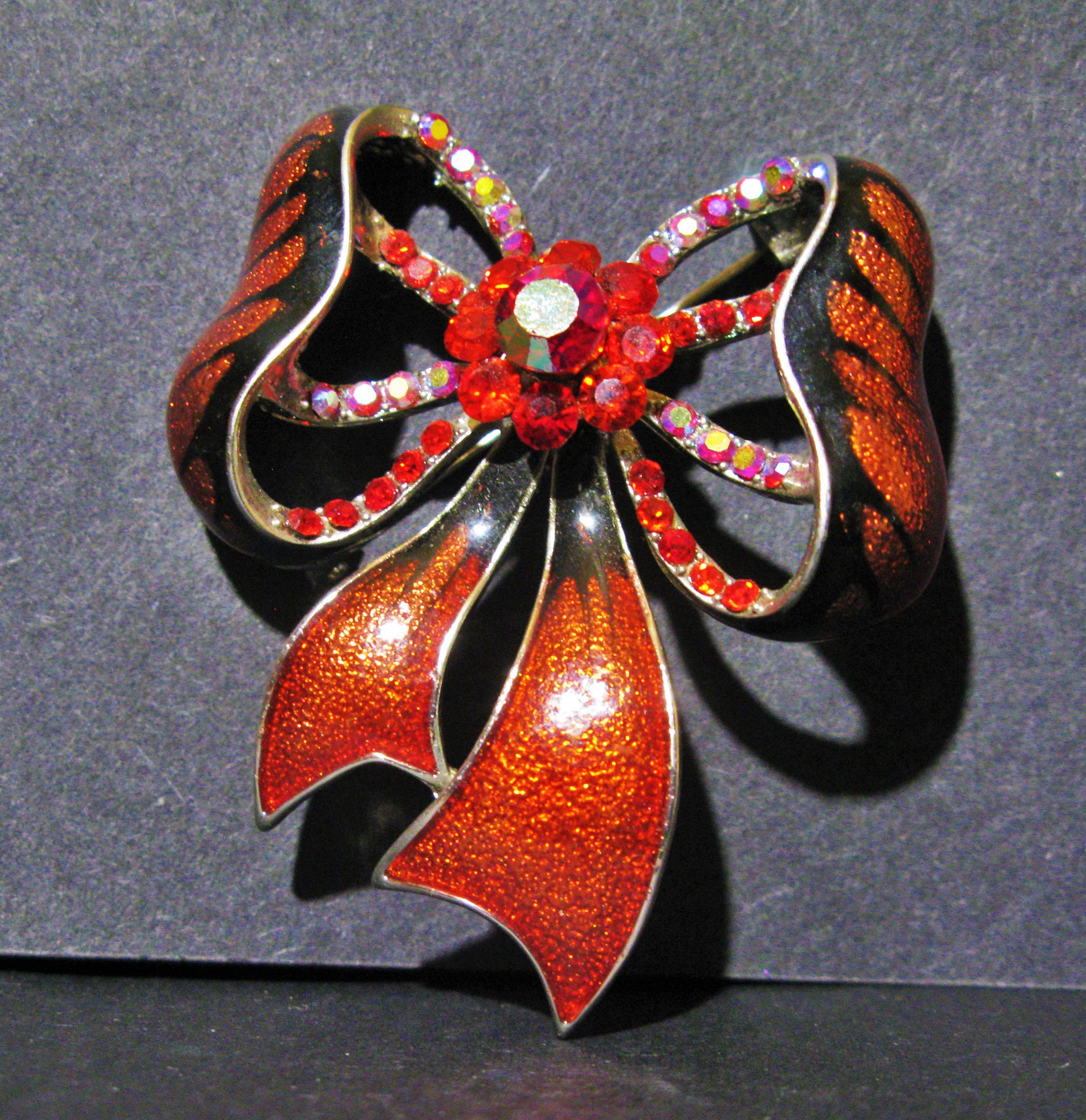 Diamante & Enamel Bow Brooch Large Red Crystal Bow New Old Vintage Retro  gift Pouch 