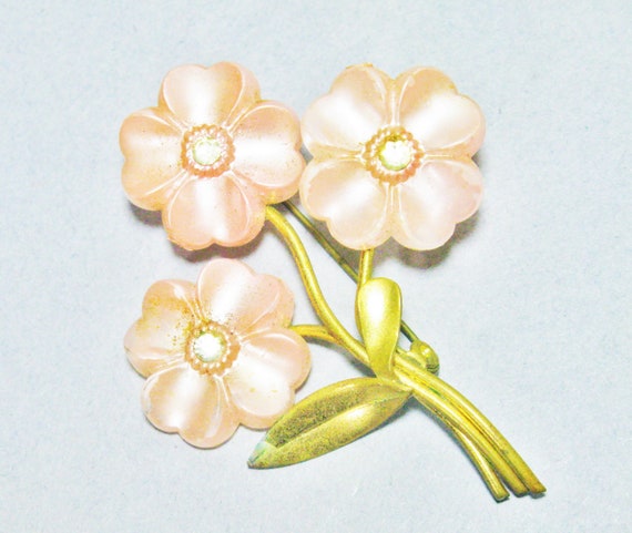 Art Deco Flower Brooch, Pink Celluloid Daisy Broo… - image 3