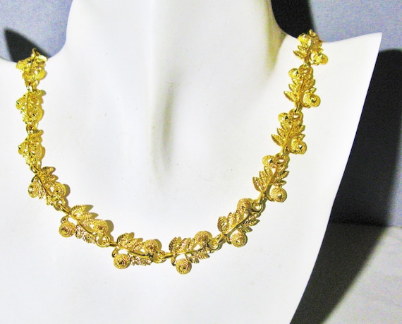 1980s  Yves Rocher Leaf Necklace, Gold Tone Leaf … - image 2