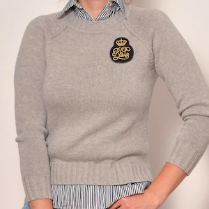 Size 4 6 | grey blue white preppy sweater shirt | striped collar and trim pullover sweater | brand logo raglan sleeve classic minimalist
