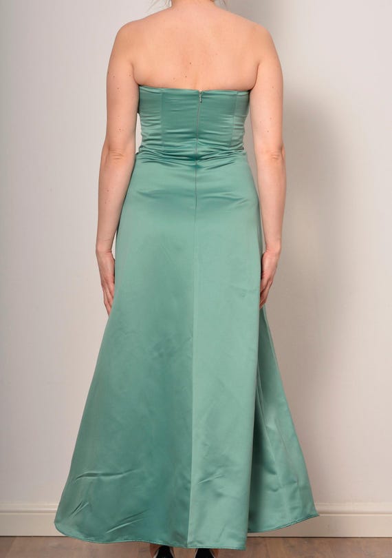 Clearance Elegant Green Strapless Fit and Flare Prom Dress With Twisted  Waist, Corset Top, and Ball Gown Skirt - Size 6 - Etsy