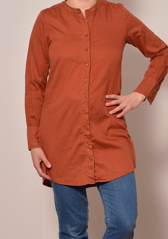 Tunique longue orange tonnelier taille chemisier boutonné en
