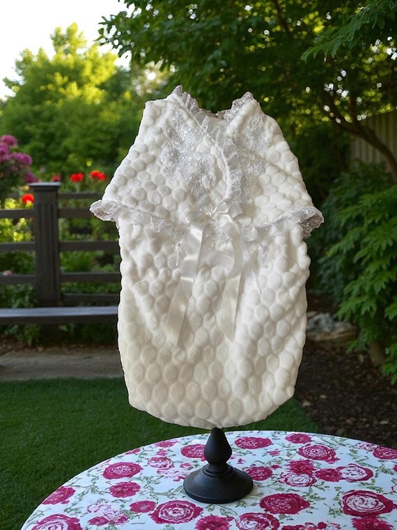 Baby snuggle blanket bag