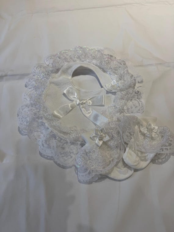Spanish style frilly bib and socks 0-3 months