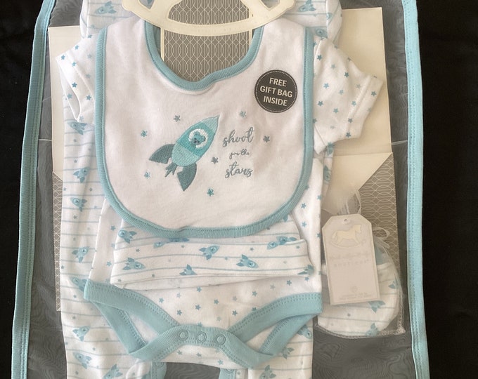 Gift  set even comes with free gift bag 0-3 months