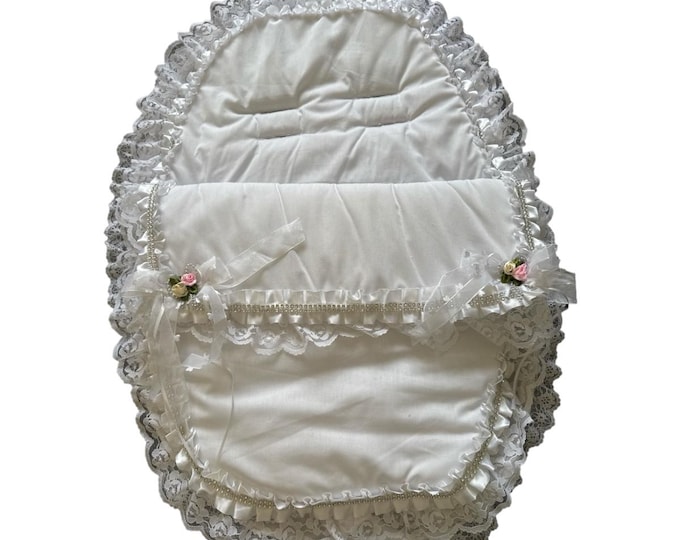 Cosy toes frilly lace and bows