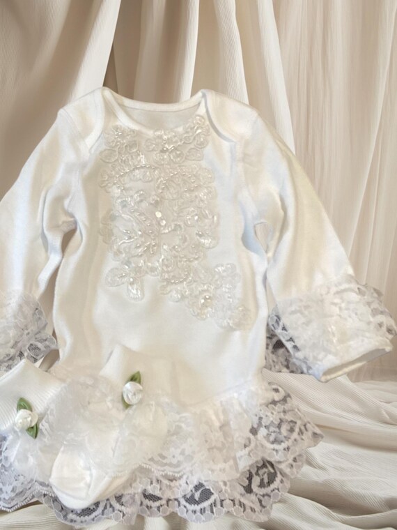 0-3 months  frilly vest set