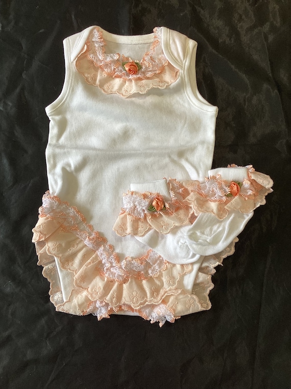 Spanish style frilly vest set