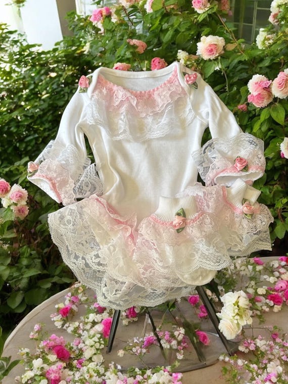 Spanish style frilly  vest set  0-3 months