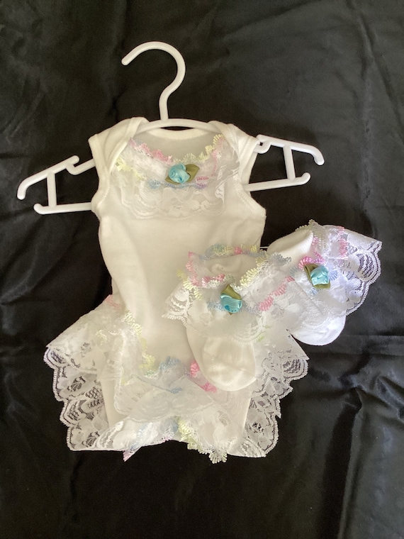 tiny baby frilly vest set