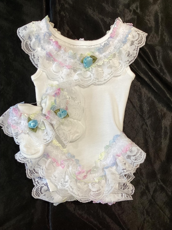 Newborn frilly vest set