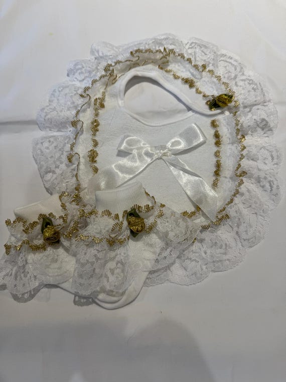 Spanish style frilly bib and socks 0-3 months