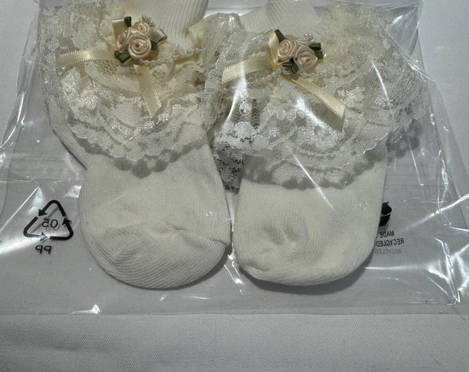 Spanish style frilly socks  3-5.5