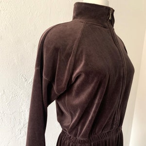 Mono de terciopelo de los años 80