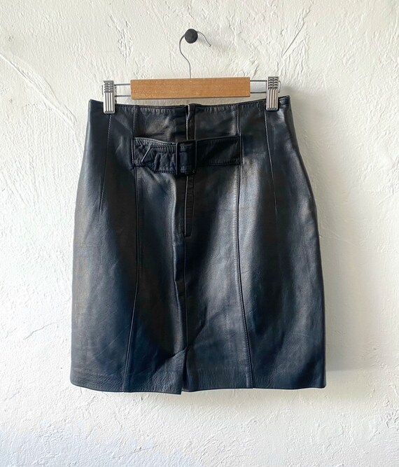 80s black leather mini skirt - image 3